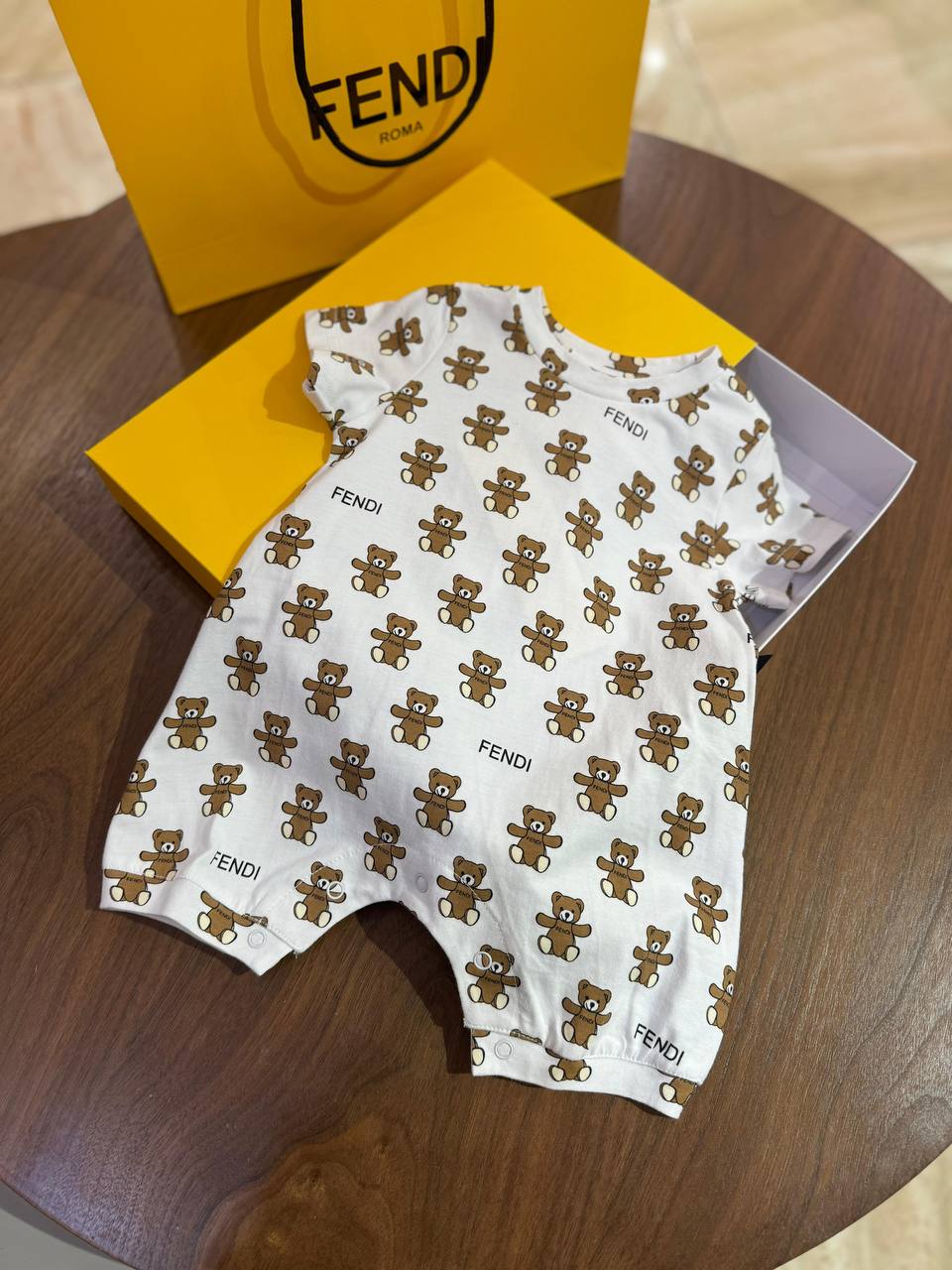 MACACÃO INFANTIL FENDI