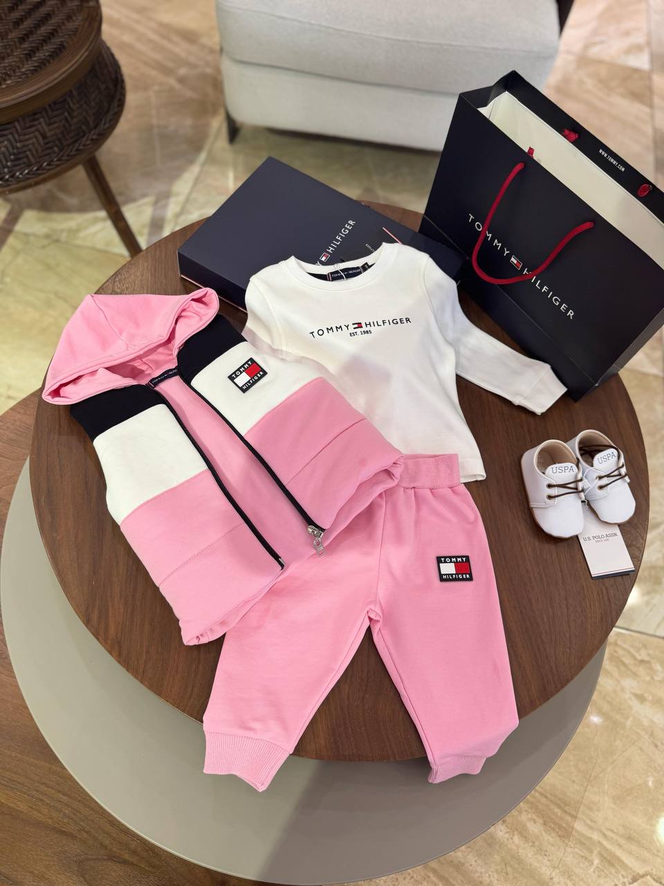 CONJUNTO INFANTIL TOMMY HILFIGER